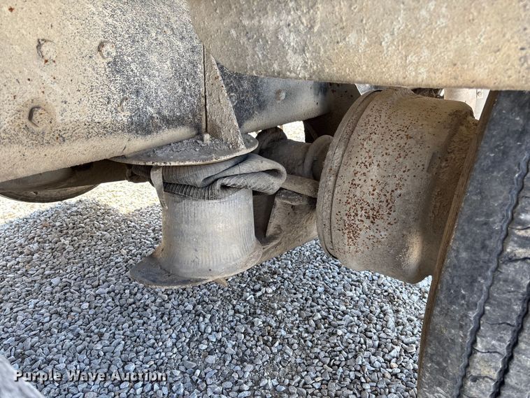 image for item FC5558 1995 Ford LT9000 dump truck