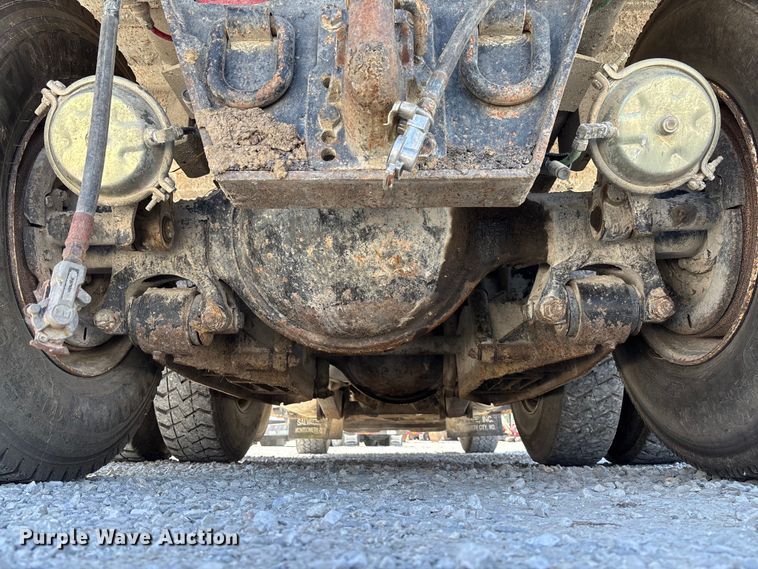 image for item FC5558 1995 Ford LT9000 dump truck