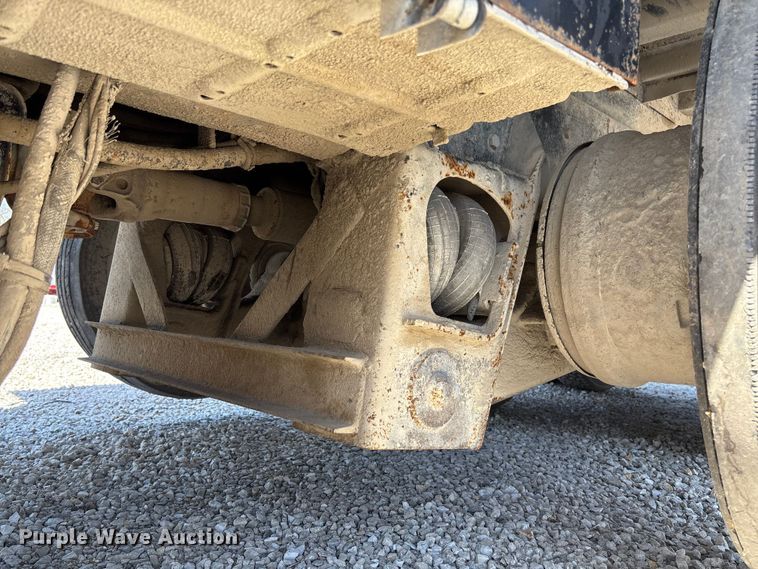 image for item FC5558 1995 Ford LT9000 dump truck