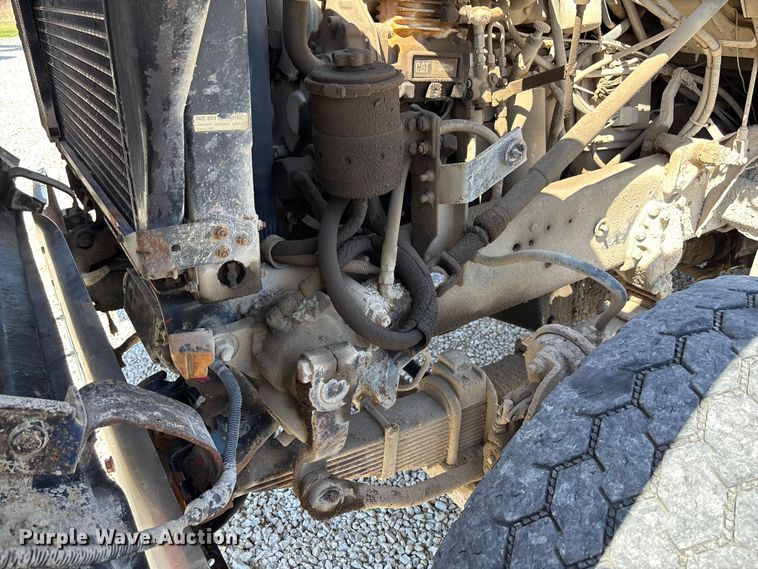 image for item FC5558 1995 Ford LT9000 dump truck