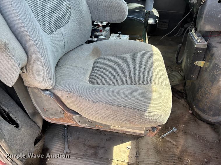 image for item FC5558 1995 Ford LT9000 dump truck