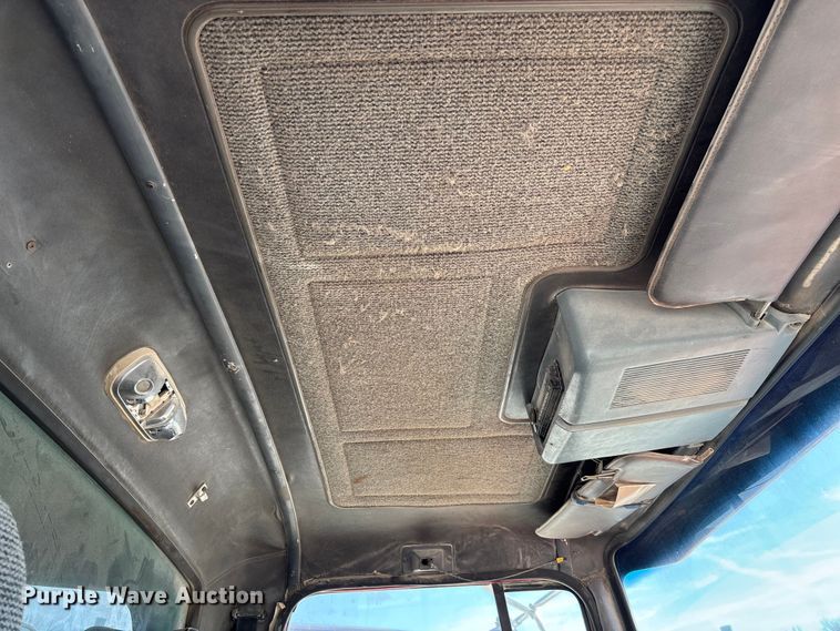 image for item FC5558 1995 Ford LT9000 dump truck