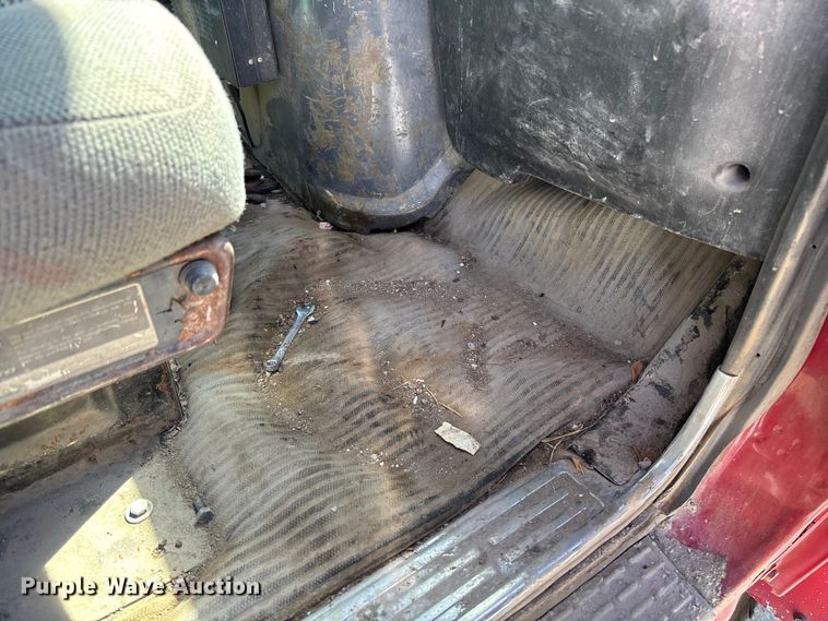 image for item FC5558 1995 Ford LT9000 dump truck