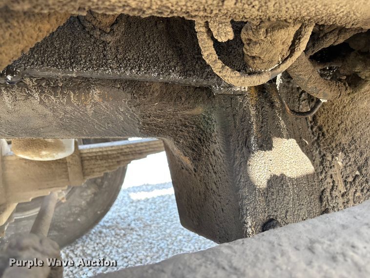 image for item FC5558 1995 Ford LT9000 dump truck