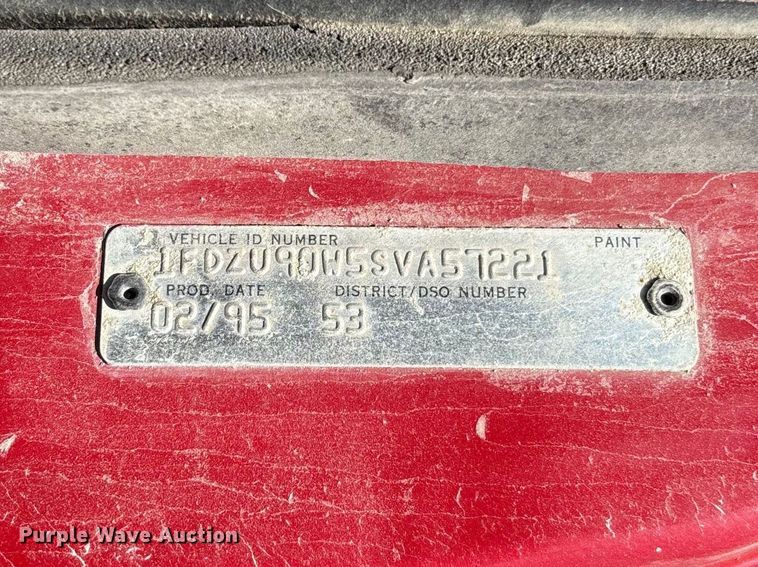 image for item FC5558 1995 Ford LT9000 dump truck