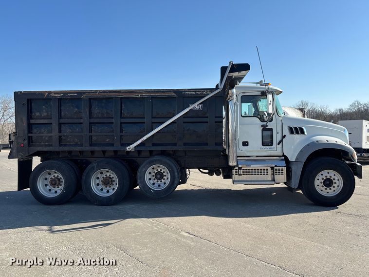image for item FC5566 2018 Mack GU713 dump truck