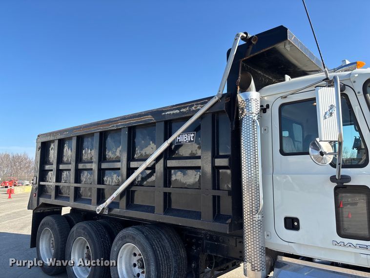 image for item FC5566 2018 Mack GU713 dump truck