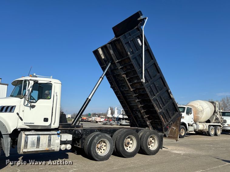 image for item FC5566 2018 Mack GU713 dump truck