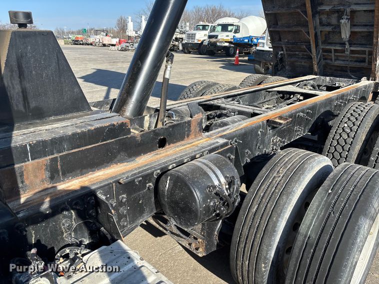 image for item FC5566 2018 Mack GU713 dump truck