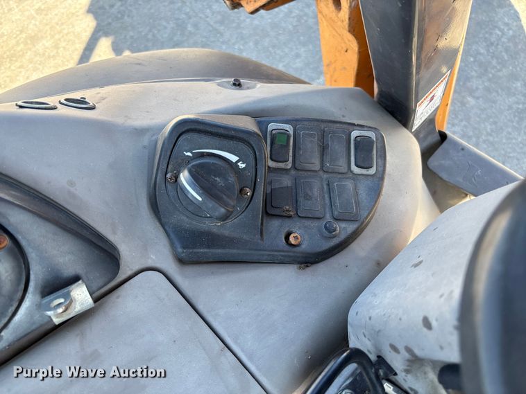 image for item FC5568 2013 Case 580 Super N backhoe