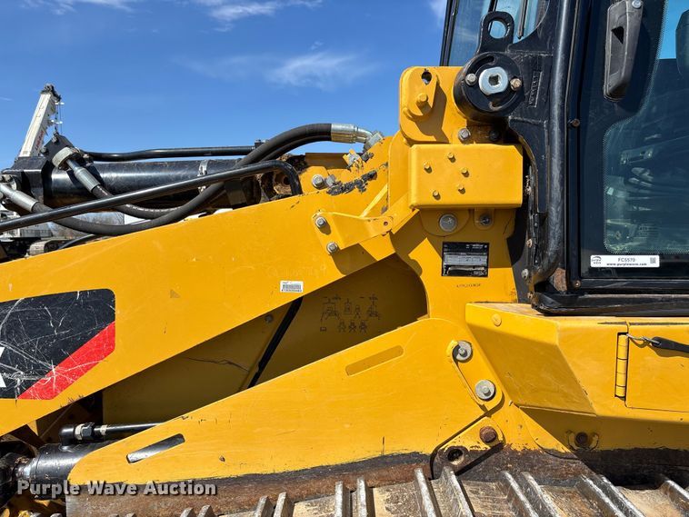 image for item FC5570 2018 Caterpillar 963K track loader