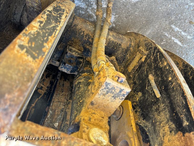 image for item FC5570 2018 Caterpillar 963K track loader