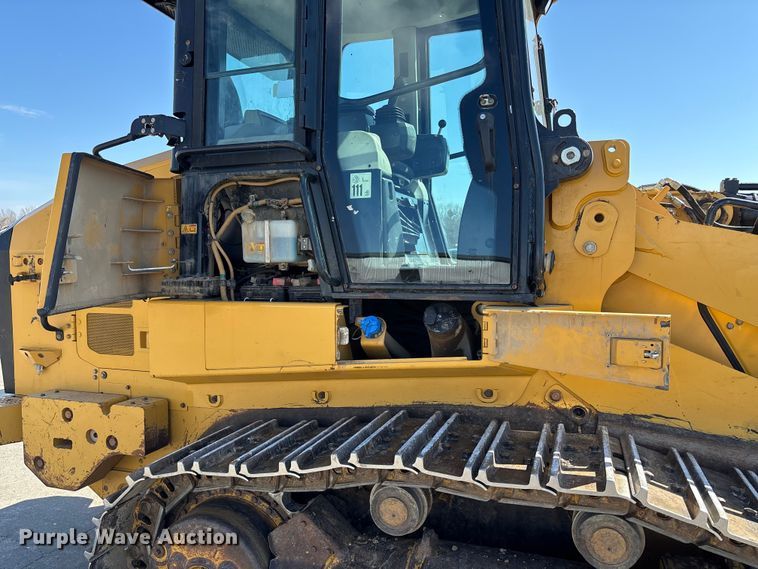 image for item FC5570 2018 Caterpillar 963K track loader