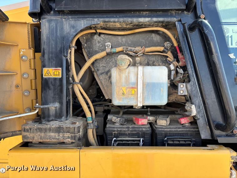 image for item FC5570 2018 Caterpillar 963K track loader