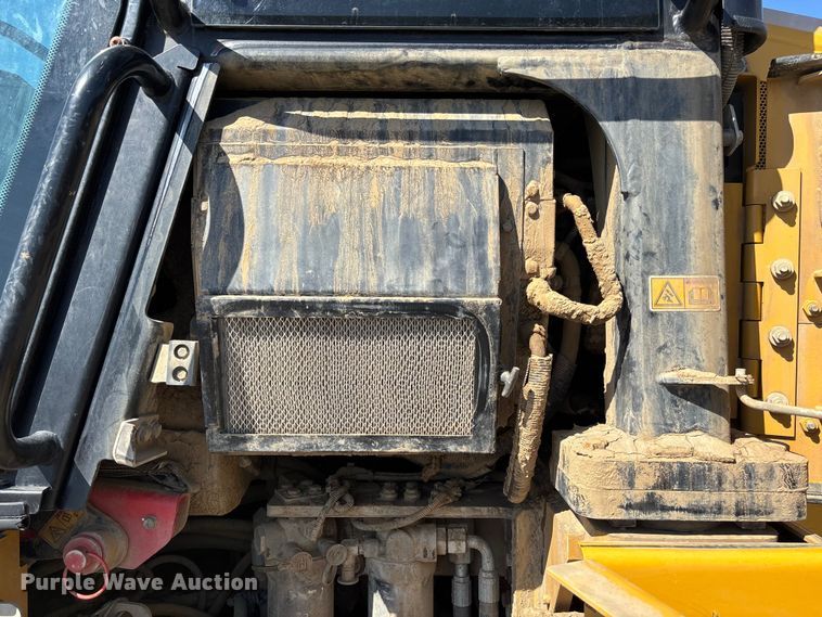 image for item FC5570 2018 Caterpillar 963K track loader