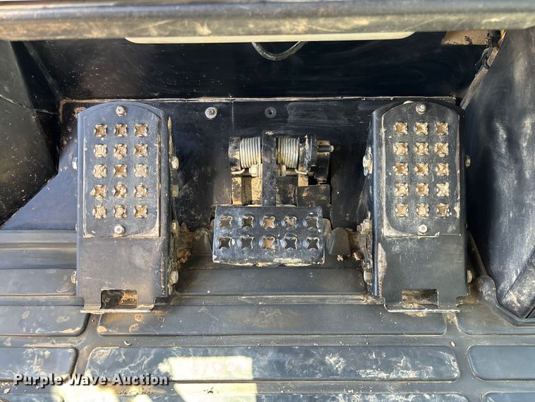 image for item FC5570 2018 Caterpillar 963K track loader