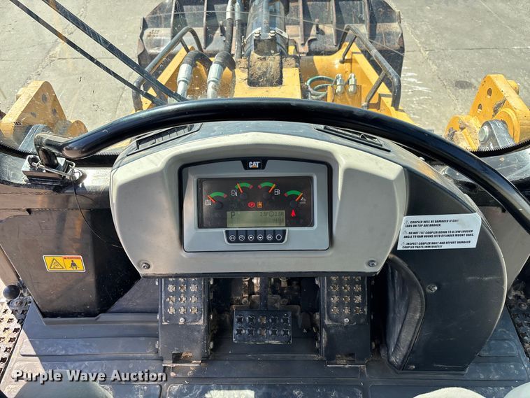 image for item FC5570 2018 Caterpillar 963K track loader