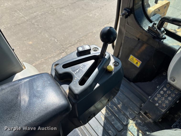 image for item FC5570 2018 Caterpillar 963K track loader