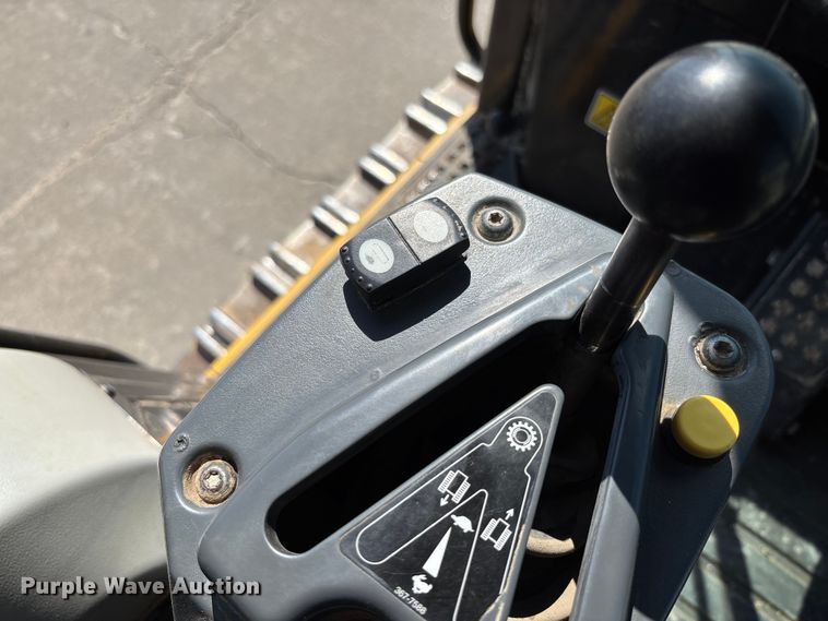 image for item FC5570 2018 Caterpillar 963K track loader