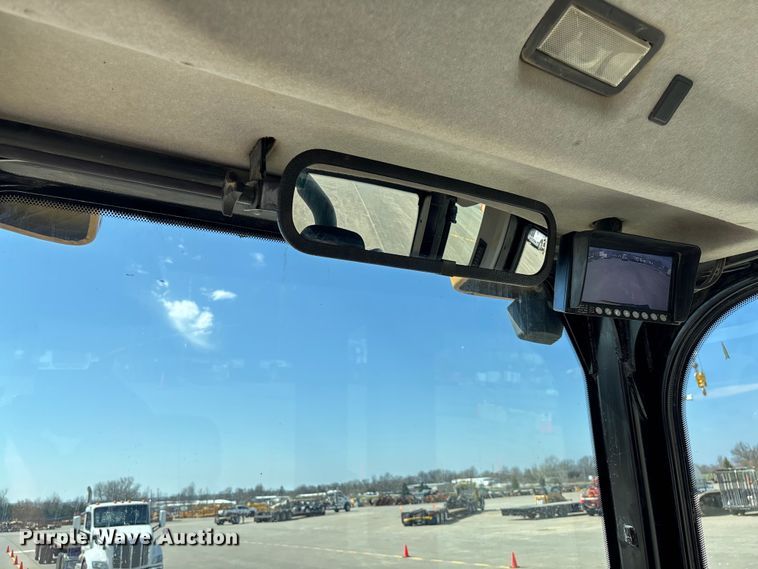 image for item FC5570 2018 Caterpillar 963K track loader