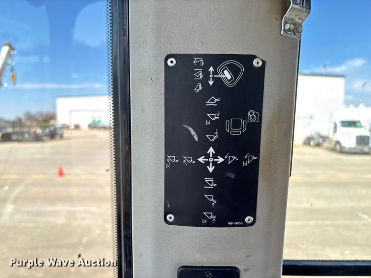 image for item FC5570 2018 Caterpillar 963K track loader