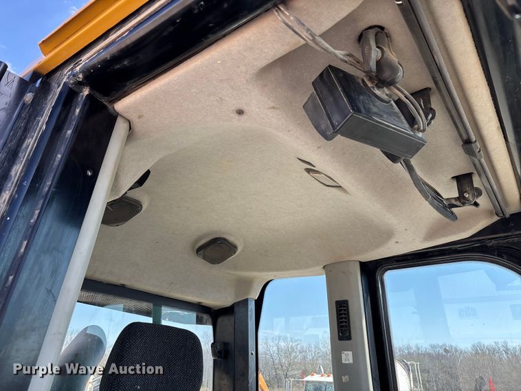 image for item FC5570 2018 Caterpillar 963K track loader