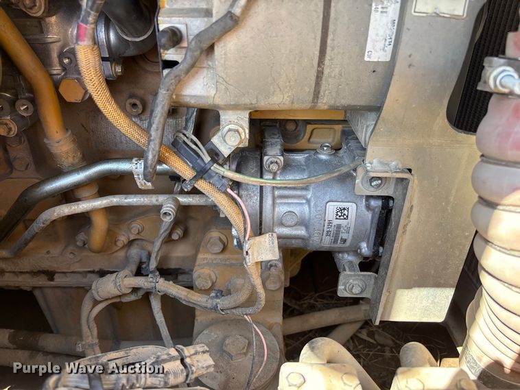 image for item FC5570 2018 Caterpillar 963K track loader