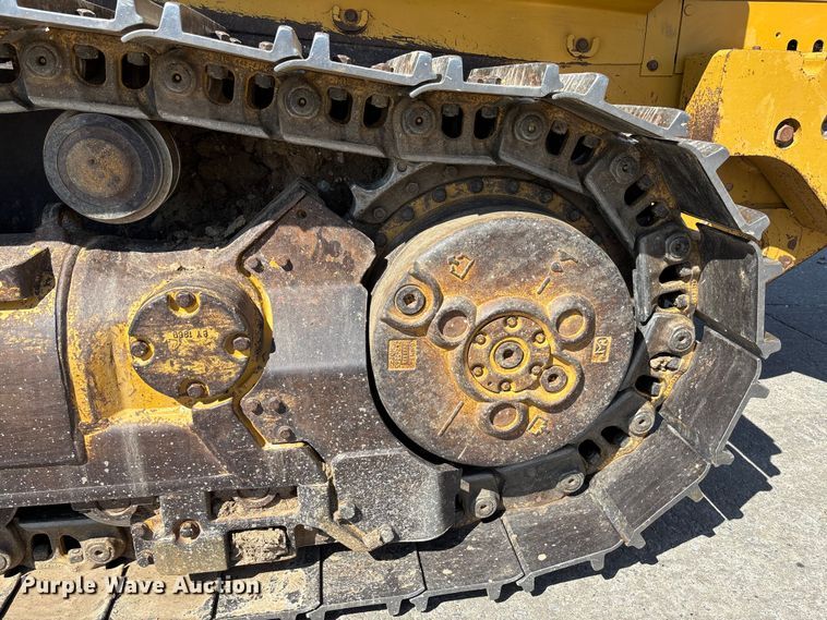 image for item FC5570 2018 Caterpillar 963K track loader