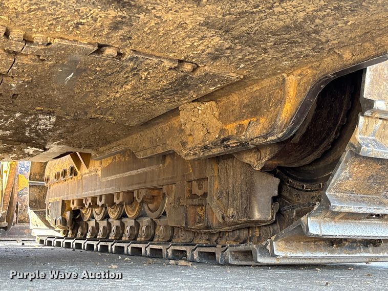 image for item FC5570 2018 Caterpillar 963K track loader