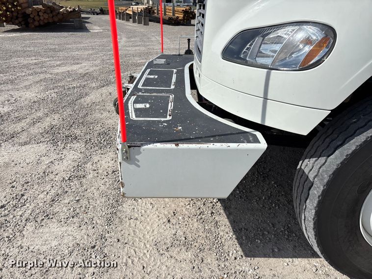 image for item FG0198 2011 Freightliner M2 bucket truck