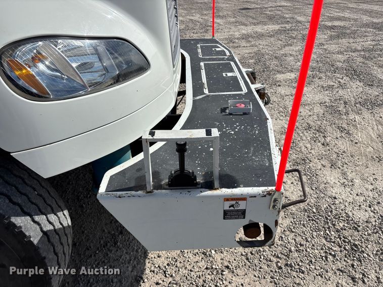 image for item FG0198 2011 Freightliner M2 bucket truck