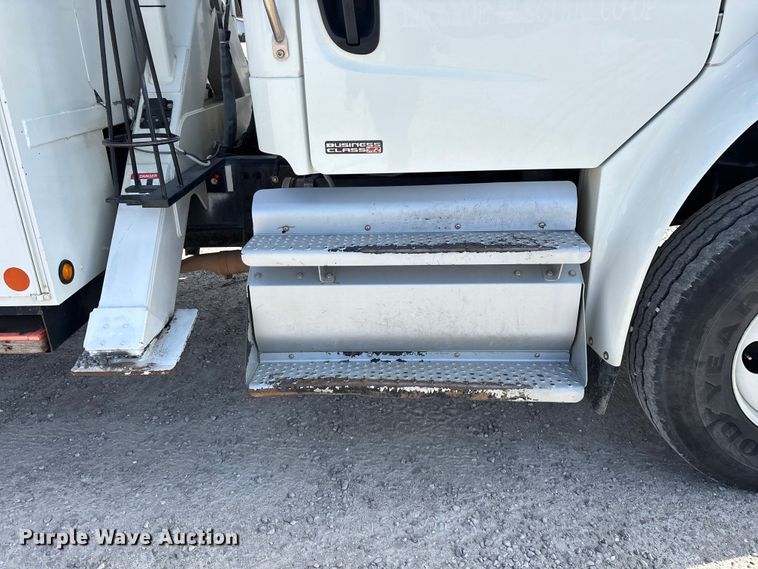 image for item FG0198 2011 Freightliner M2 bucket truck