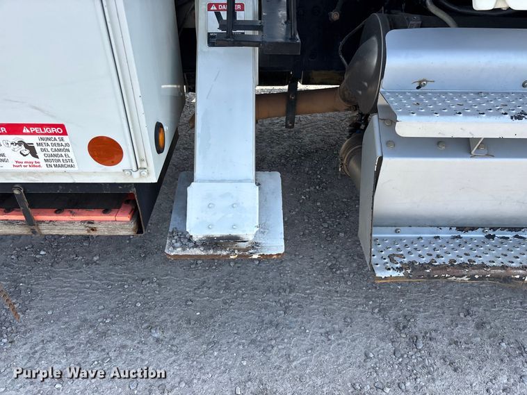 image for item FG0198 2011 Freightliner M2 bucket truck