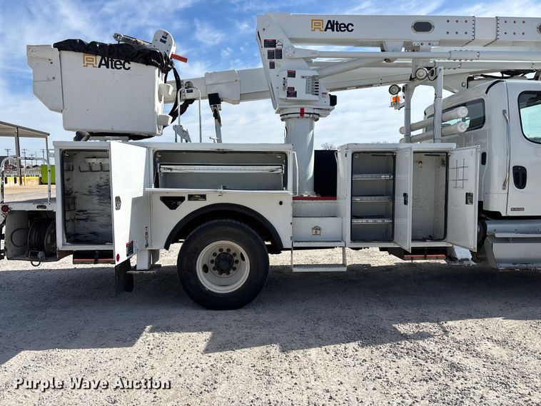 image for item FG0198 2011 Freightliner M2 bucket truck