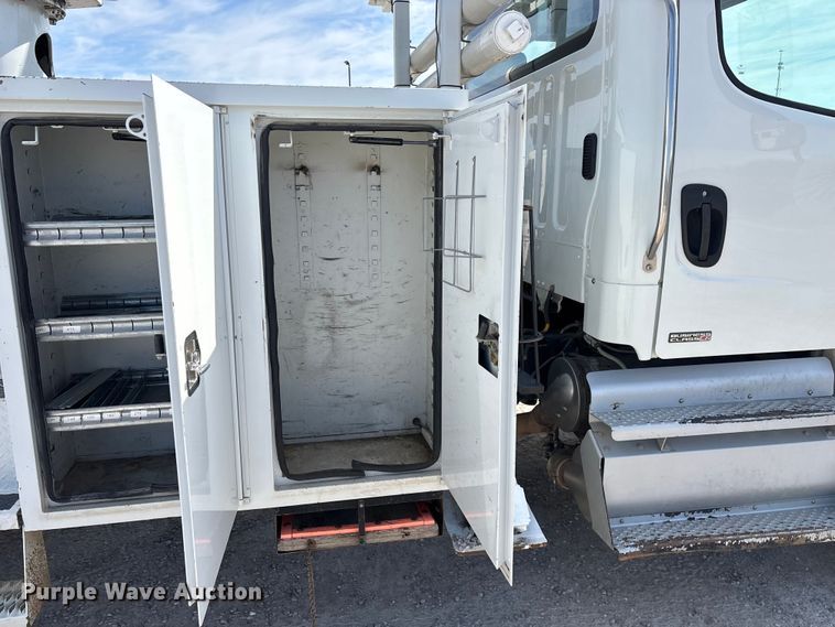 image for item FG0198 2011 Freightliner M2 bucket truck