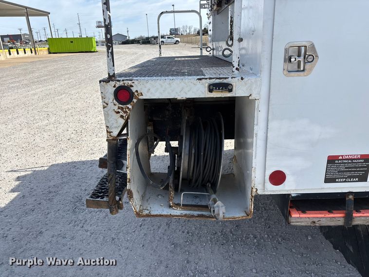 image for item FG0198 2011 Freightliner M2 bucket truck