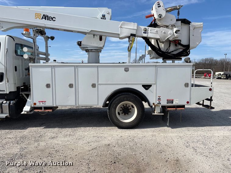 image for item FG0198 2011 Freightliner M2 bucket truck