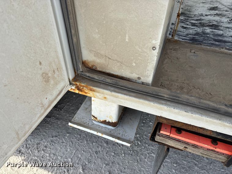 image for item FG0198 2011 Freightliner M2 bucket truck