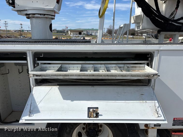 image for item FG0198 2011 Freightliner M2 bucket truck