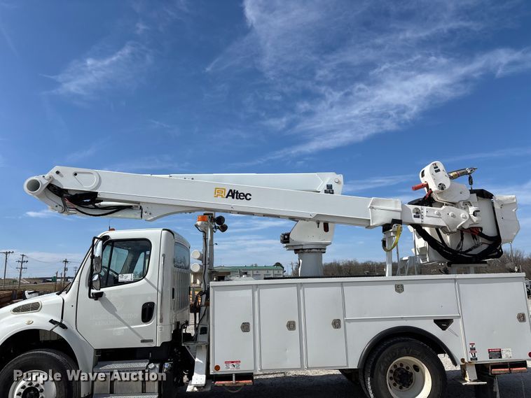 image for item FG0198 2011 Freightliner M2 bucket truck