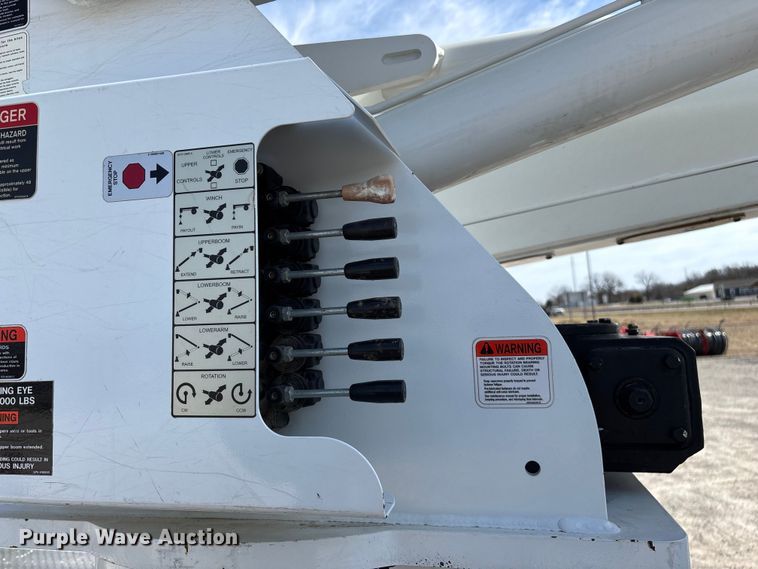 image for item FG0198 2011 Freightliner M2 bucket truck