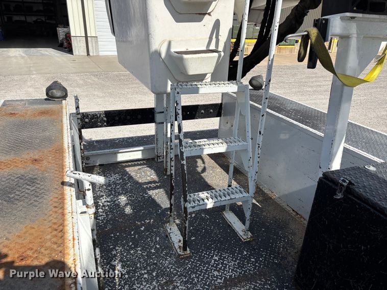 image for item FG0198 2011 Freightliner M2 bucket truck