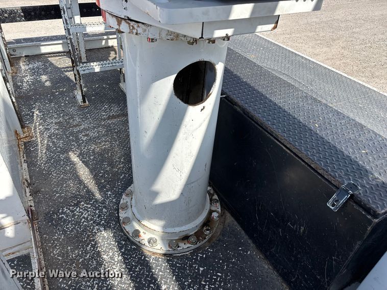 image for item FG0198 2011 Freightliner M2 bucket truck