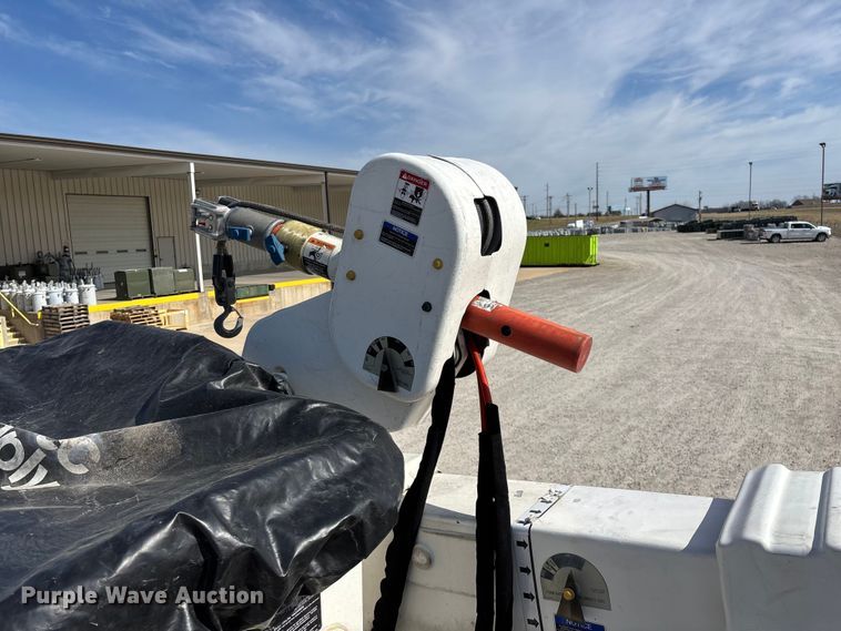 image for item FG0198 2011 Freightliner M2 bucket truck