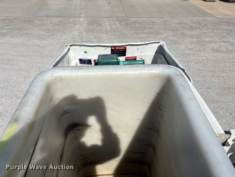 image for item FG0198 2011 Freightliner M2 bucket truck