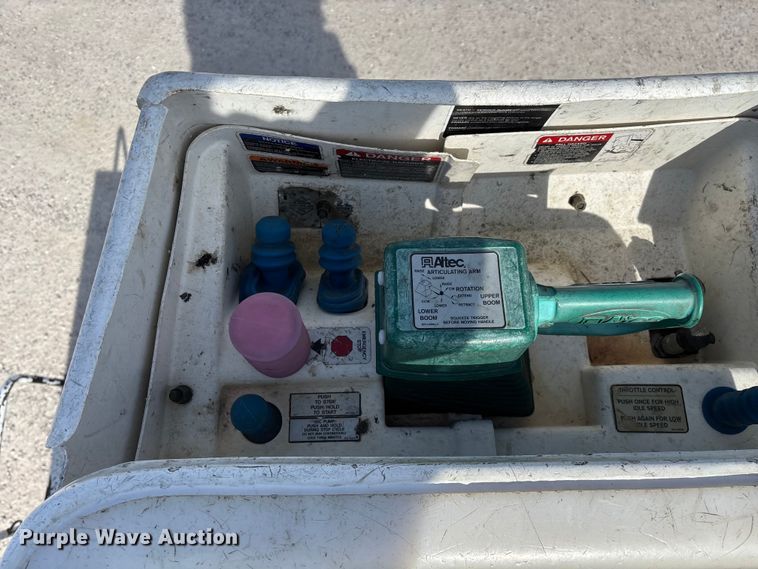 image for item FG0198 2011 Freightliner M2 bucket truck