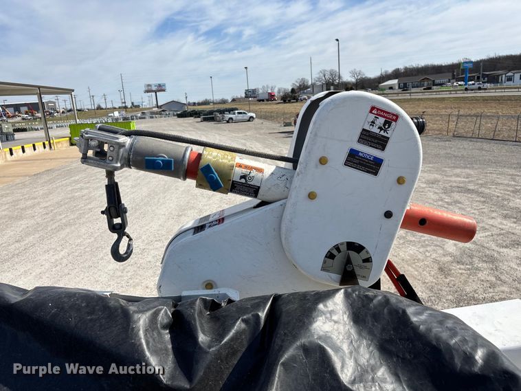 image for item FG0198 2011 Freightliner M2 bucket truck