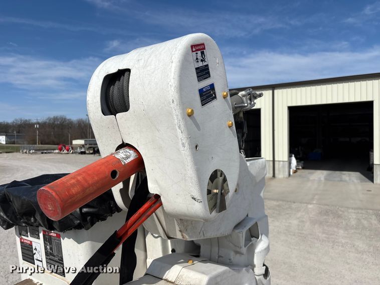 image for item FG0198 2011 Freightliner M2 bucket truck