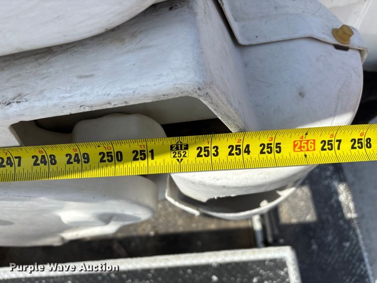 image for item FG0198 2011 Freightliner M2 bucket truck