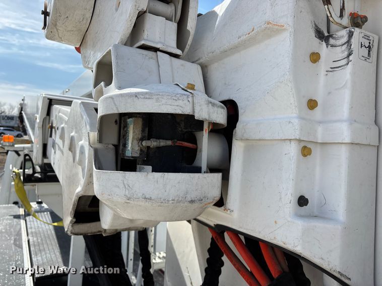 image for item FG0198 2011 Freightliner M2 bucket truck